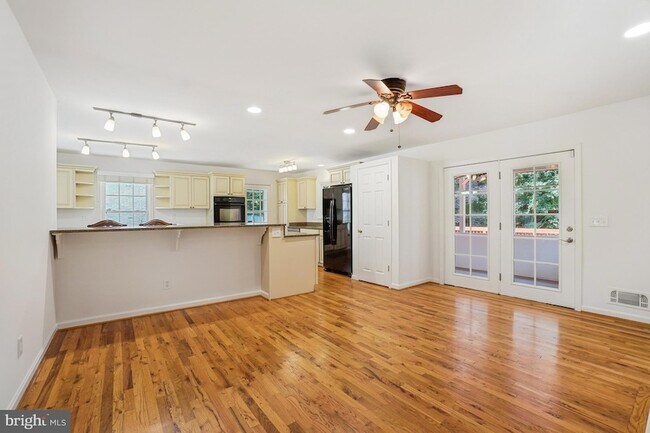 Building Photo - 12027 Devilwood Dr