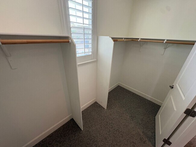 Building Photo - Spacious 4 Bed 3 Bath Tracy Home