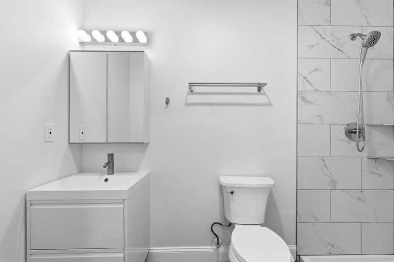 Building Photo - 2206 Cambridge St