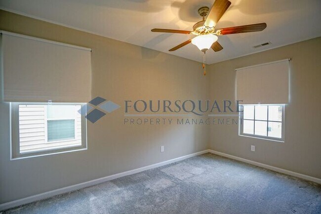 Building Photo - Spacious 3-Bed, 2.5-Bath Townhome with Washer/ Dryer Included – Located in Carlton Park Community