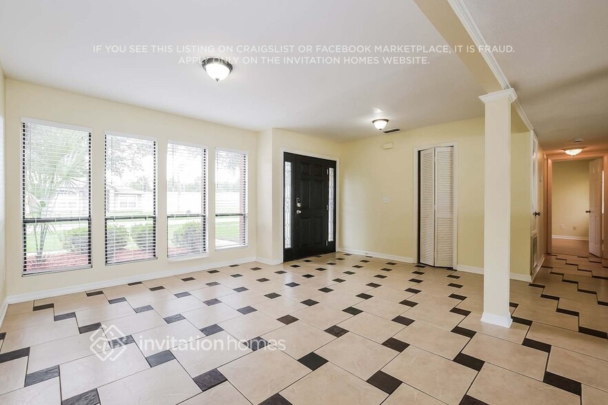 Building Photo - 3741 Linsbury St