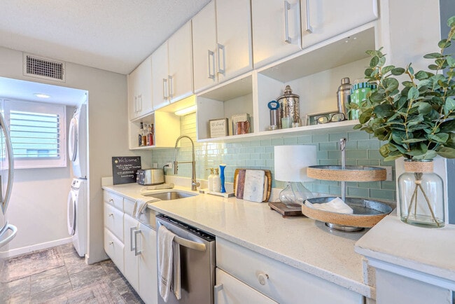 Building Photo - 137 Cordillo Pkwy