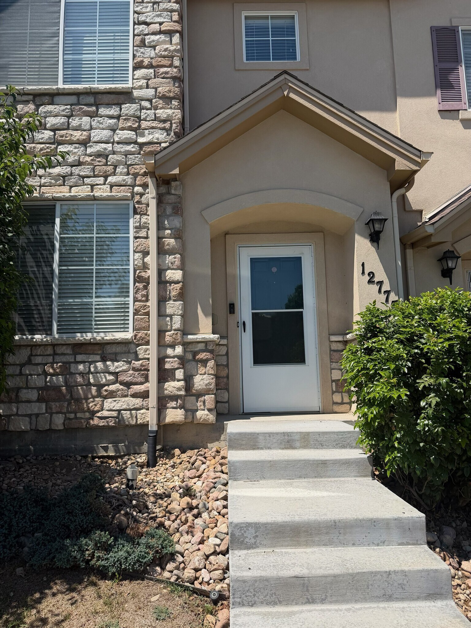 Building Photo - 12775 Jasmine Ct