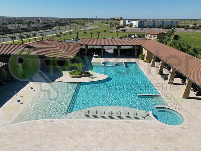 Building Photo - 4708 Ensenada Ave