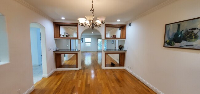 Building Photo - 8057 Willow Glen Rd