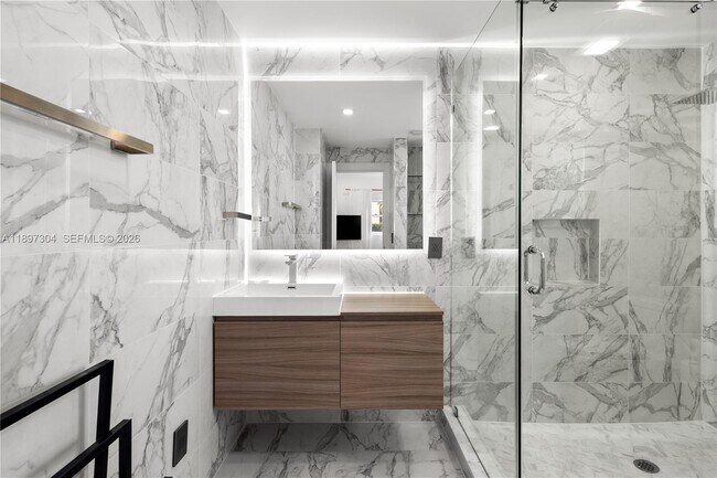 Building Photo - 1544 Michigan Ave