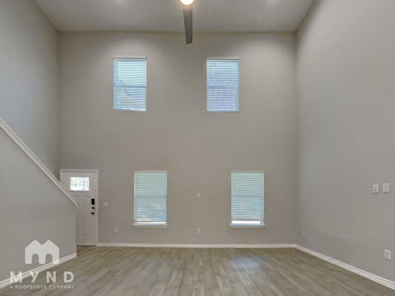 Building Photo - 15840 Forest Dr