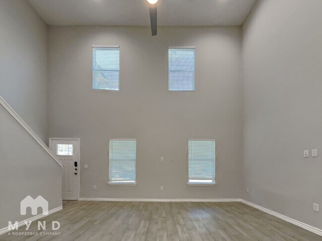 Building Photo - 15840 Forest Dr