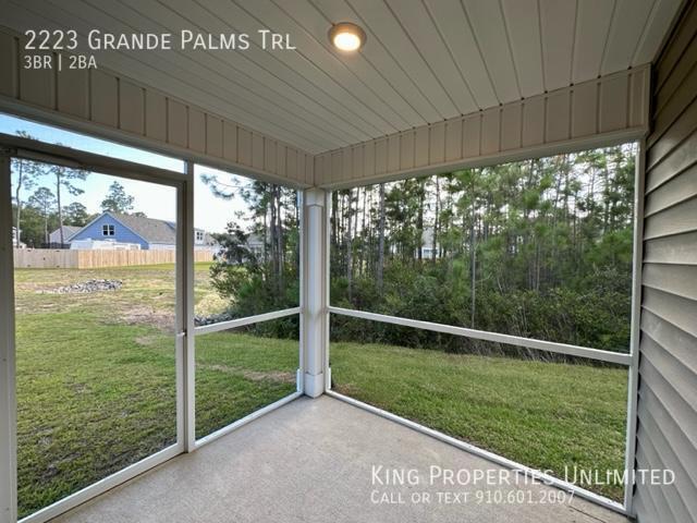 Building Photo - 2223 Grande Palms Trl