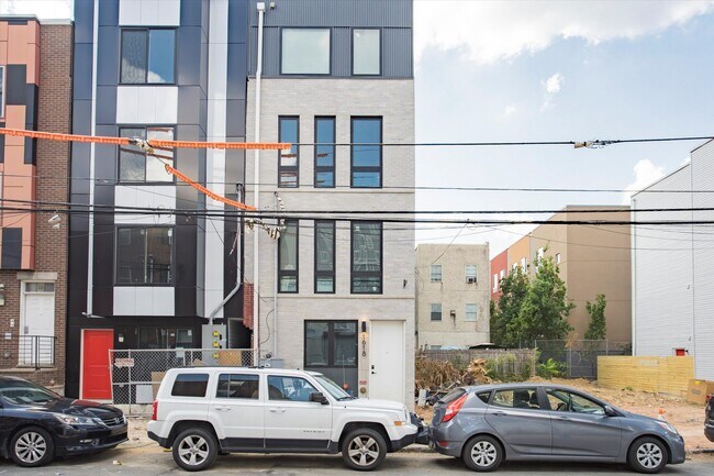 Building Photo - 1618 N Sydenham St