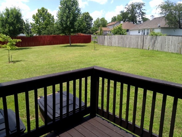 Building Photo - 212 Wildgrove Ct