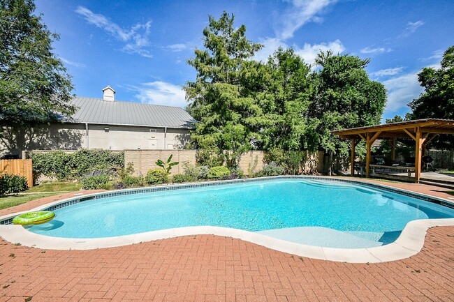Building Photo - 7219 Colony Bend Ln