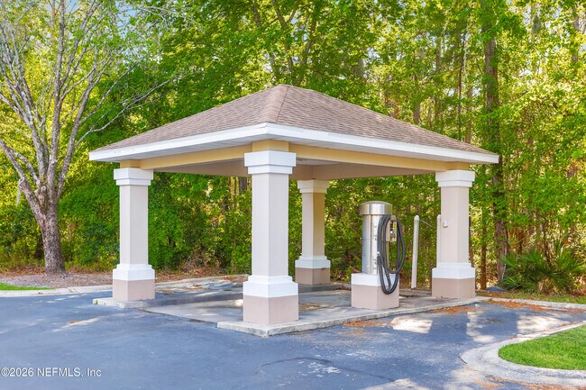 Building Photo - 10550 Baymeadows Rd