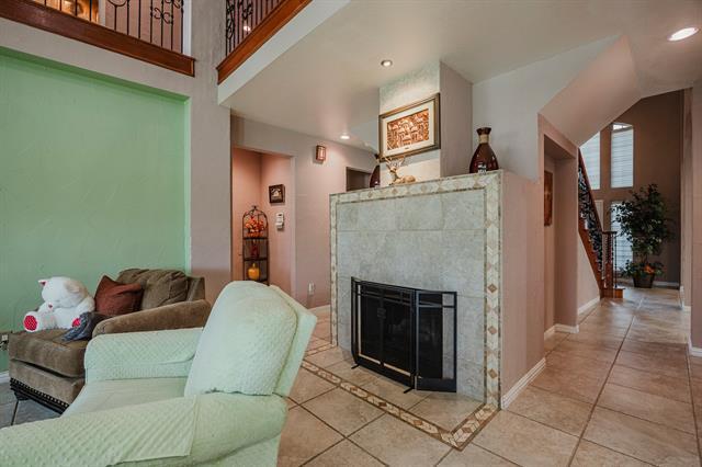 Building Photo - 808 Sabona Dr