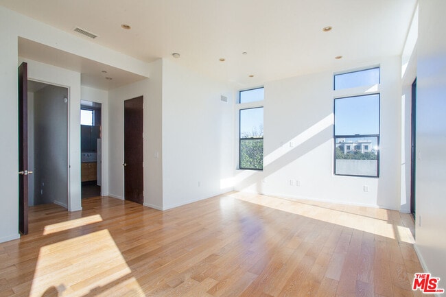 Building Photo - 8639 Whitworth Dr