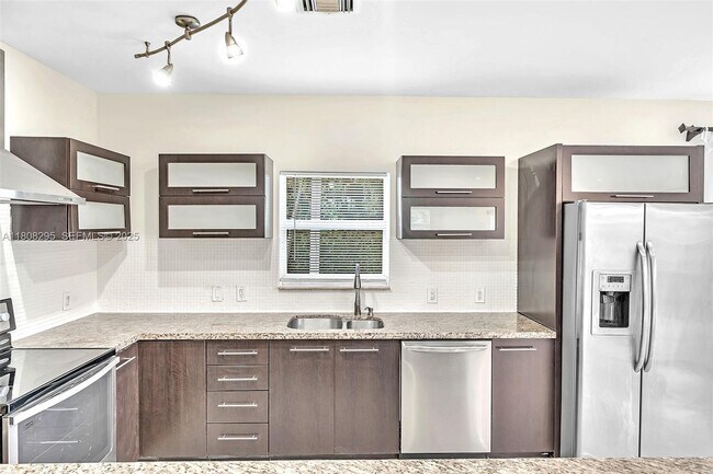 Building Photo - 2620 NE 214th St