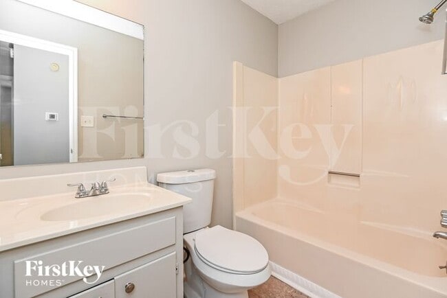 Building Photo - 3746 Lavilla Dr