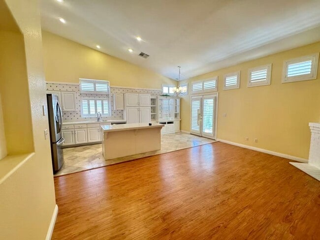 Building Photo - Charming single-story house with 3 beds and 2 baths