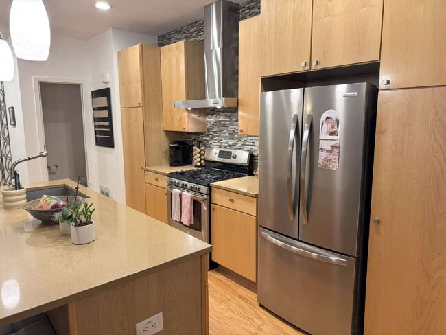 Building Photo - "Charming 2-Bed, 3-Bath Urban Retreat with...
