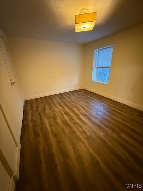 Building Photo - 13 Elm St