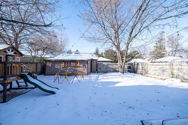 Building Photo - 3832 18th Ave S