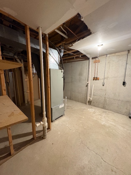 Building Photo - 784 Woodlyn Dr S
