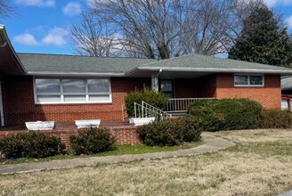 Building Photo - 3 Bedroom 2 Bath Brick Home Church Hill TN