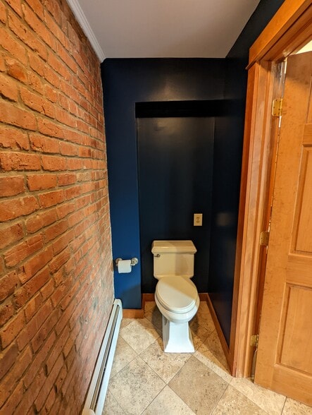 Building Photo - 158 1st St