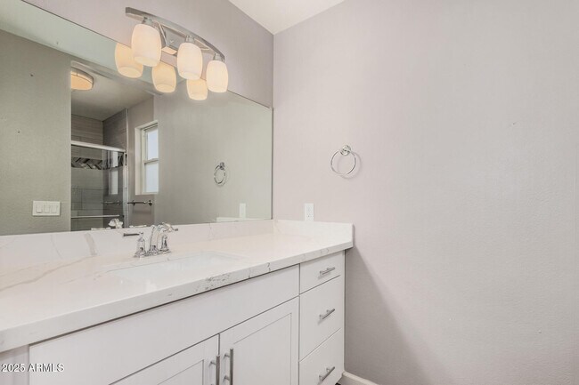 Building Photo - 4950 W Grovers Ave