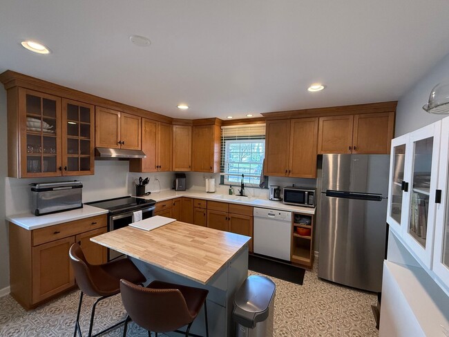 Building Photo - Fantastic Home Near Three Chopt and Patterson Available in January