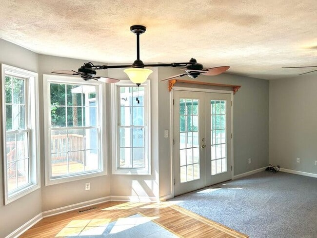 Building Photo - Colonial with Sunroom and Finished Basement