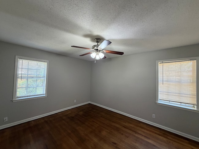 Building Photo - Charming 3BR/1.5BA Bartlett Area Home | Brick Fireplace, Tile Kitchen & Fenced Yard