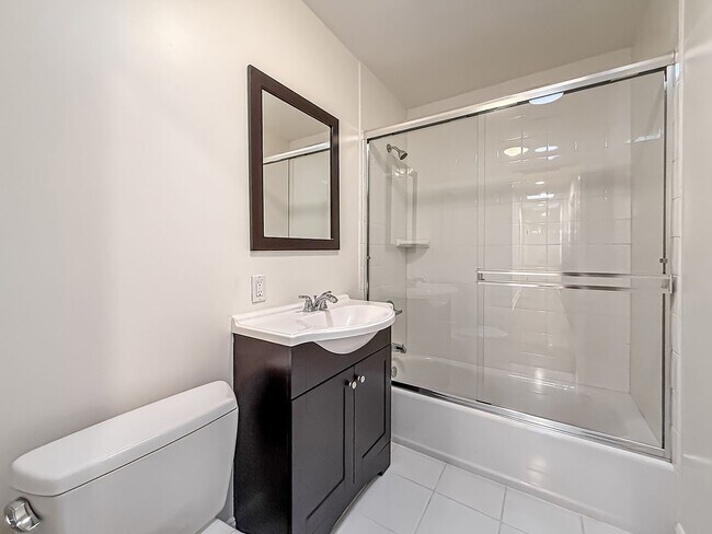 Building Photo - Upgraded Sherman Oaks 4+4 home - Ready for Move In!