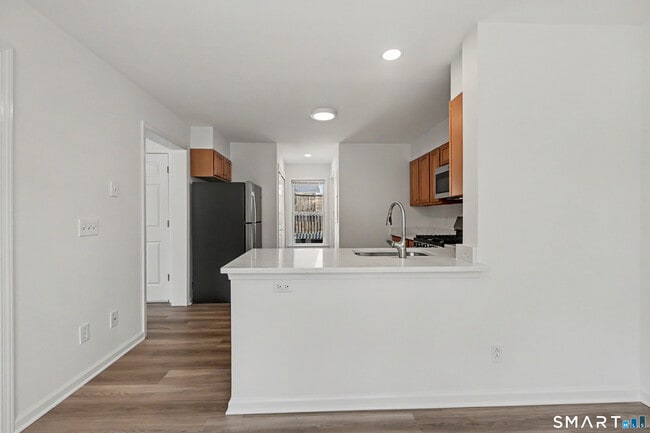 Building Photo - 21 Whitmore Ln