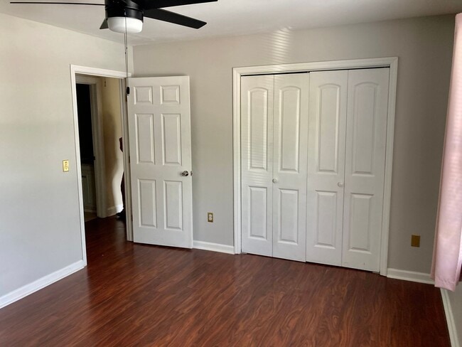Building Photo - 444 Cherokee Dr