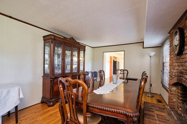 Building Photo - 9124 Orchard Brook Dr