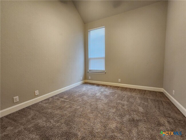 Building Photo - 1113 Carriage Loop