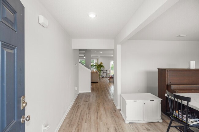 Building Photo - 1105 Valor Walk