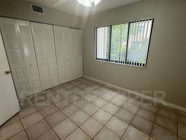 Building Photo - 3280 S Semoran Blvd