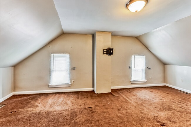 Building Photo - 123 Main St