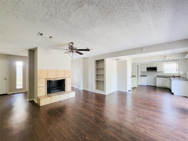 Building Photo - 18402 Tall Cypress Dr
