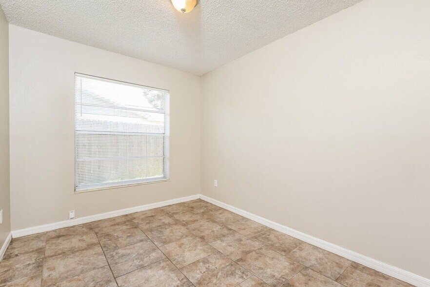 Building Photo - 3625 E Powder Horn Rd