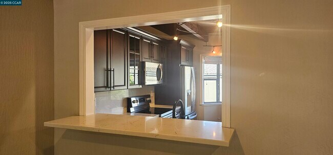 Building Photo - 1597 Ashwood Dr