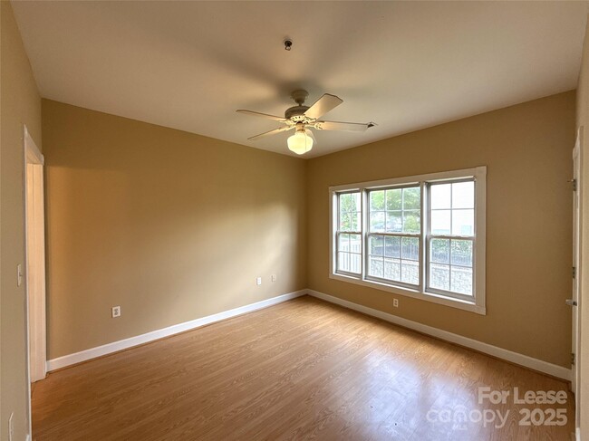 Building Photo - 9068 Meadow Vista Rd