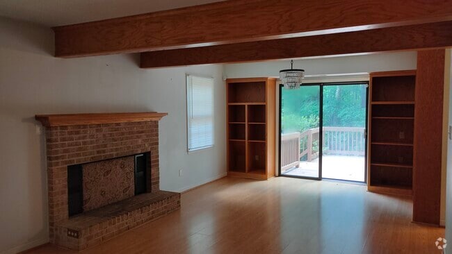 Building Photo - 203 Heidinger Dr