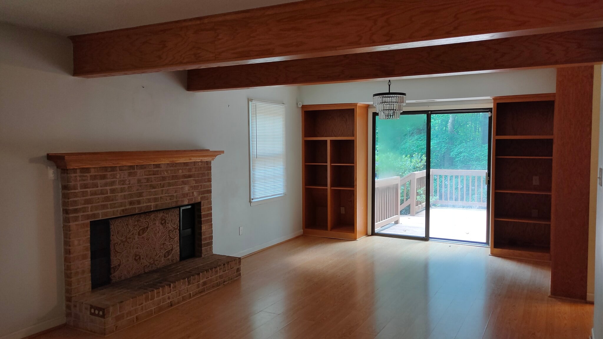 Building Photo - 203 Heidinger Dr
