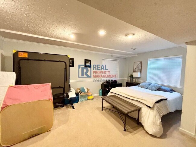 Building Photo - 17627 Cornish Pl