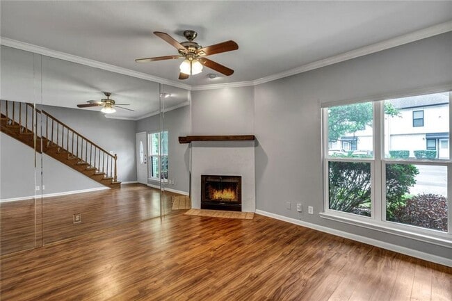 Building Photo - 1307 Kinney Ave
