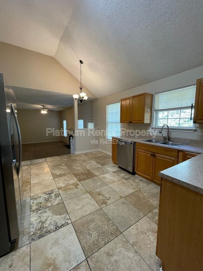 Building Photo - 1740 Spring Hill Cove