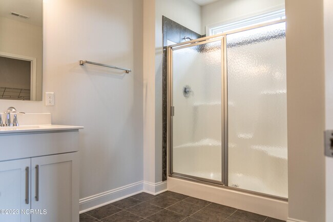 Building Photo - 176 Enfield Dr